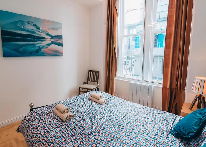 Modern Apartment In Aberdeen City Centre, Guild Street, Free Wifi